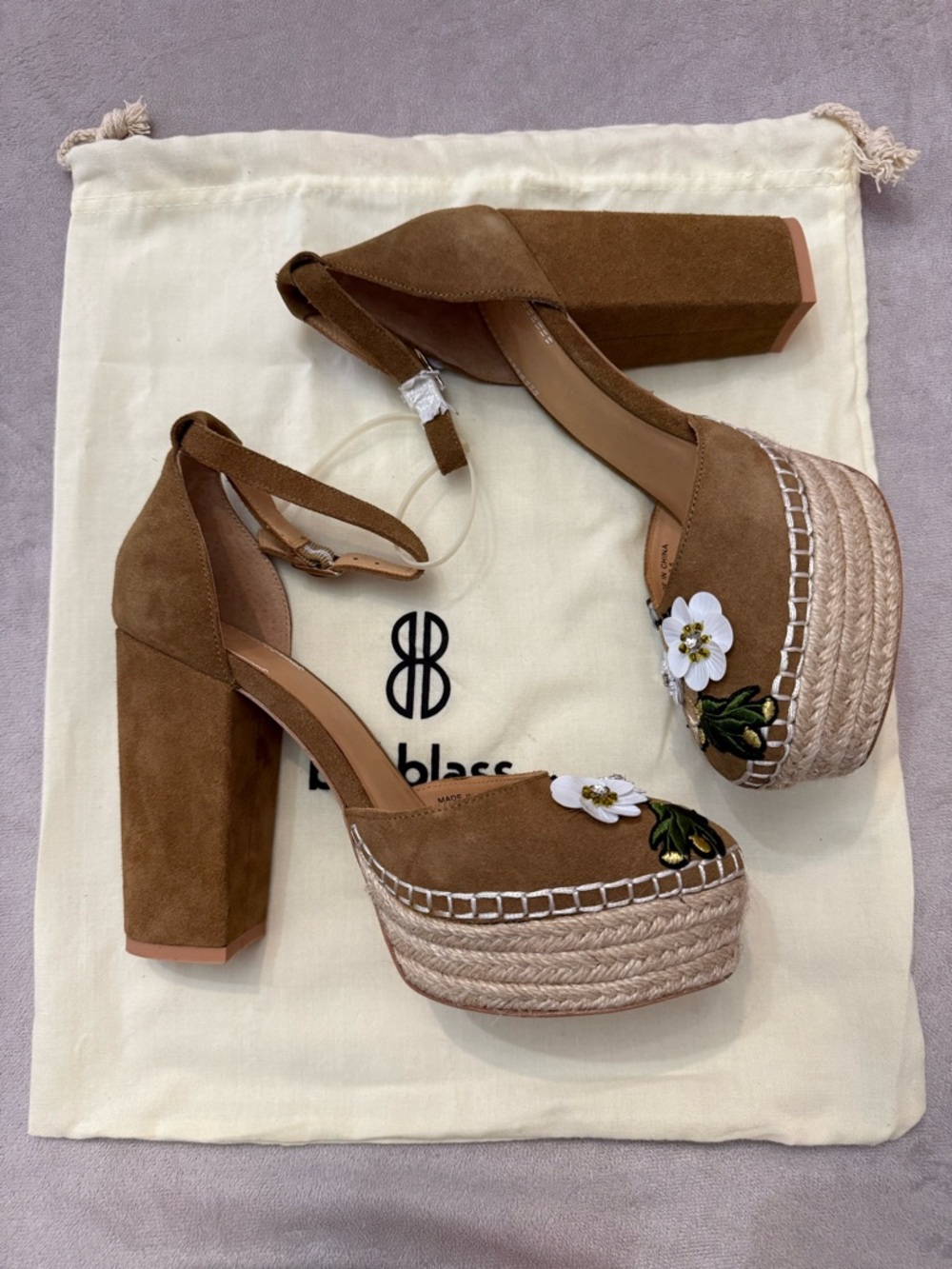 Bill Blass Floral Embroidered Platform Heels Women 8.5 Brown Suede Ankle Strap - Picture 2 of 11